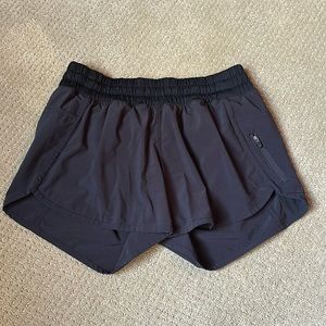 Lululemon women’s black shorts size 8